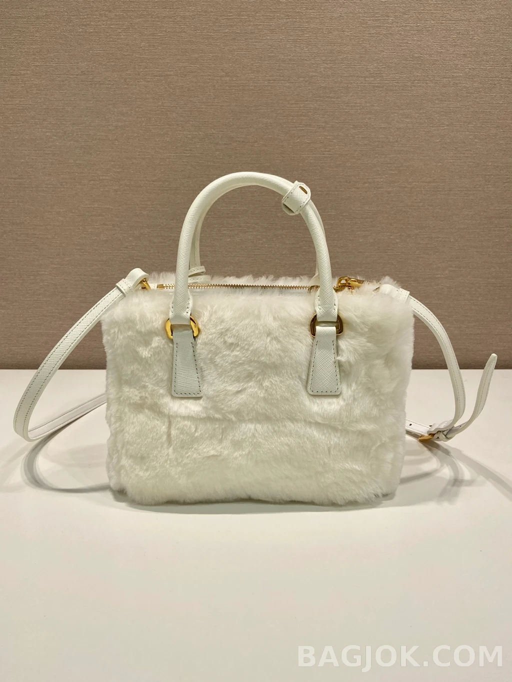 프라다 Prada 미니 킬러 퍼 백 상세 이미지