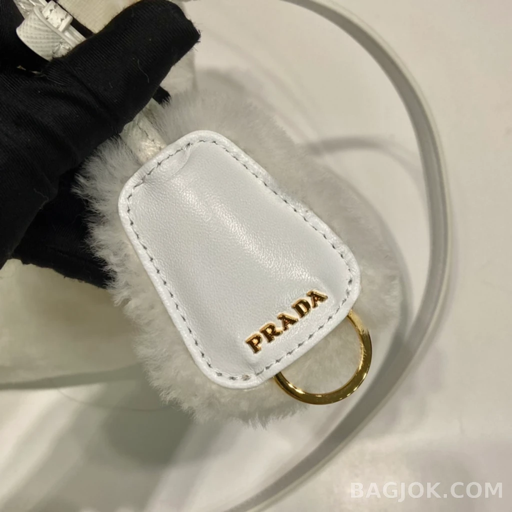 프라다 Prada 미니 킬러 퍼 백 상세 이미지