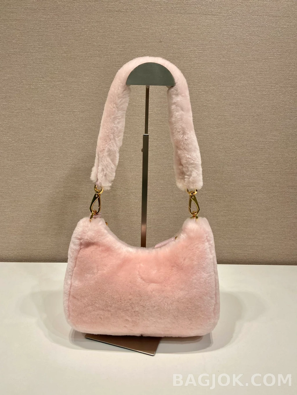 프라다 Prada 호보 퍼 백 상세 이미지