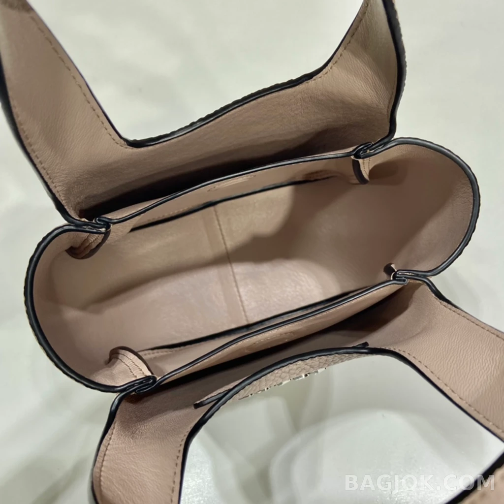 프라다 Prada 미니 바스켓 백 상세 이미지
