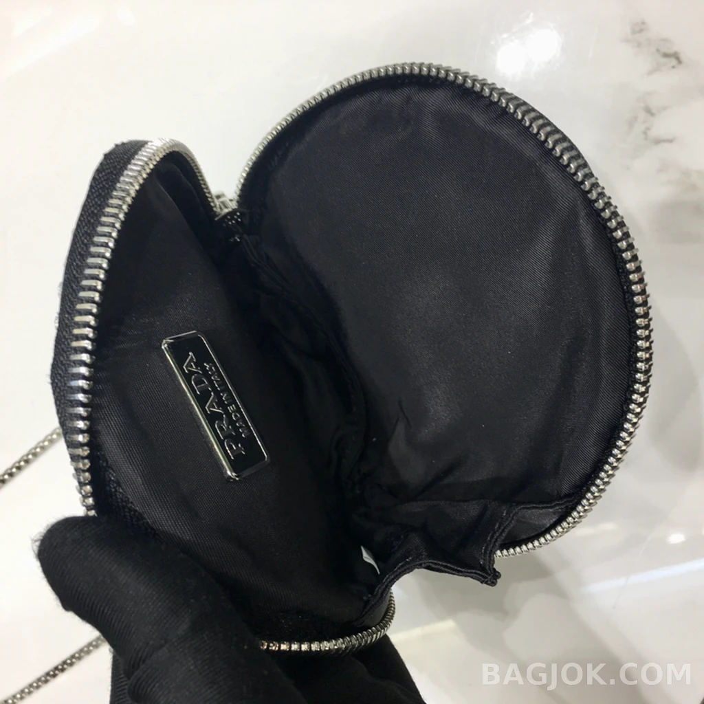프라다 Prada 미니 라운드 코인 파우치 크리스탈 상세 이미지