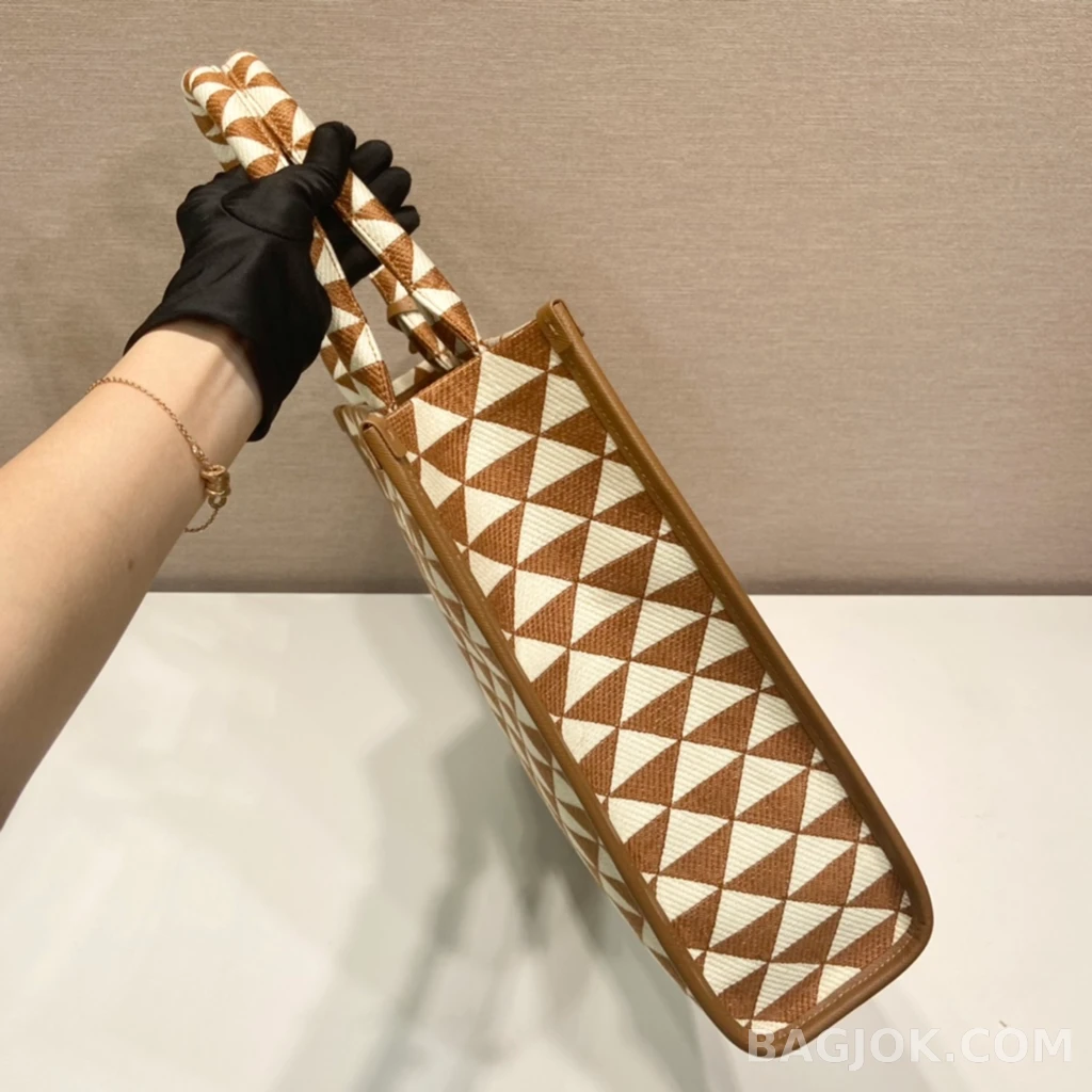프라다 Prada 자수 패브릭 라지 토프백 사피아노 상세 이미지