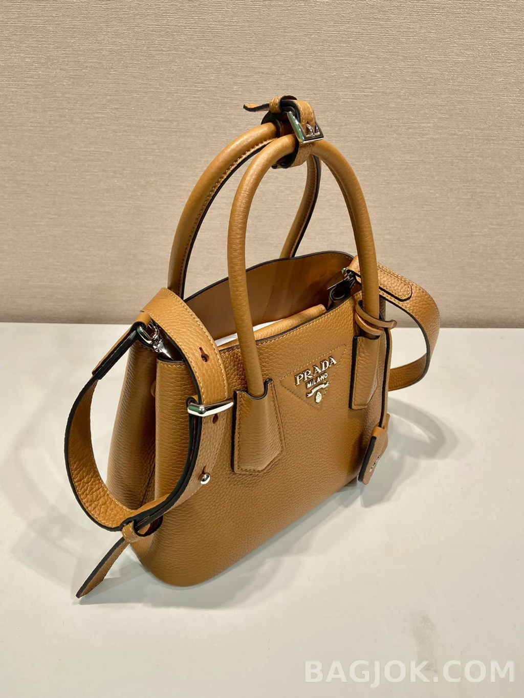 프라다 Prada 더블 쇼퍼백 디어그레인 상세 이미지