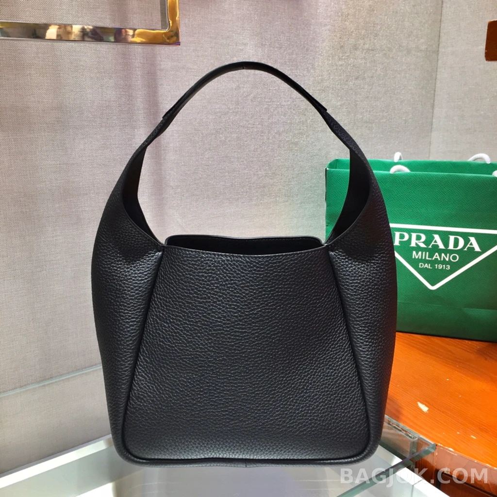 프라다 Prada 미니 버킷백 램스킨 상세 이미지