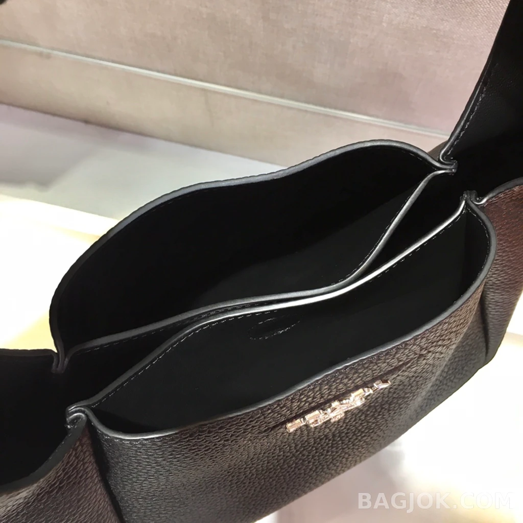 프라다 Prada 미니 버킷백 램스킨 상세 이미지