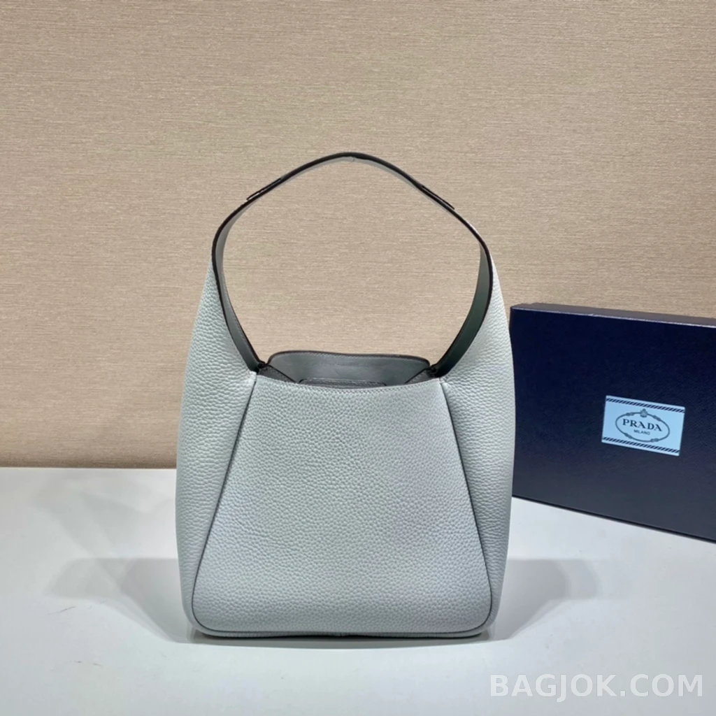 프라다 Prada 미니 버킷백 램스킨 상세 이미지