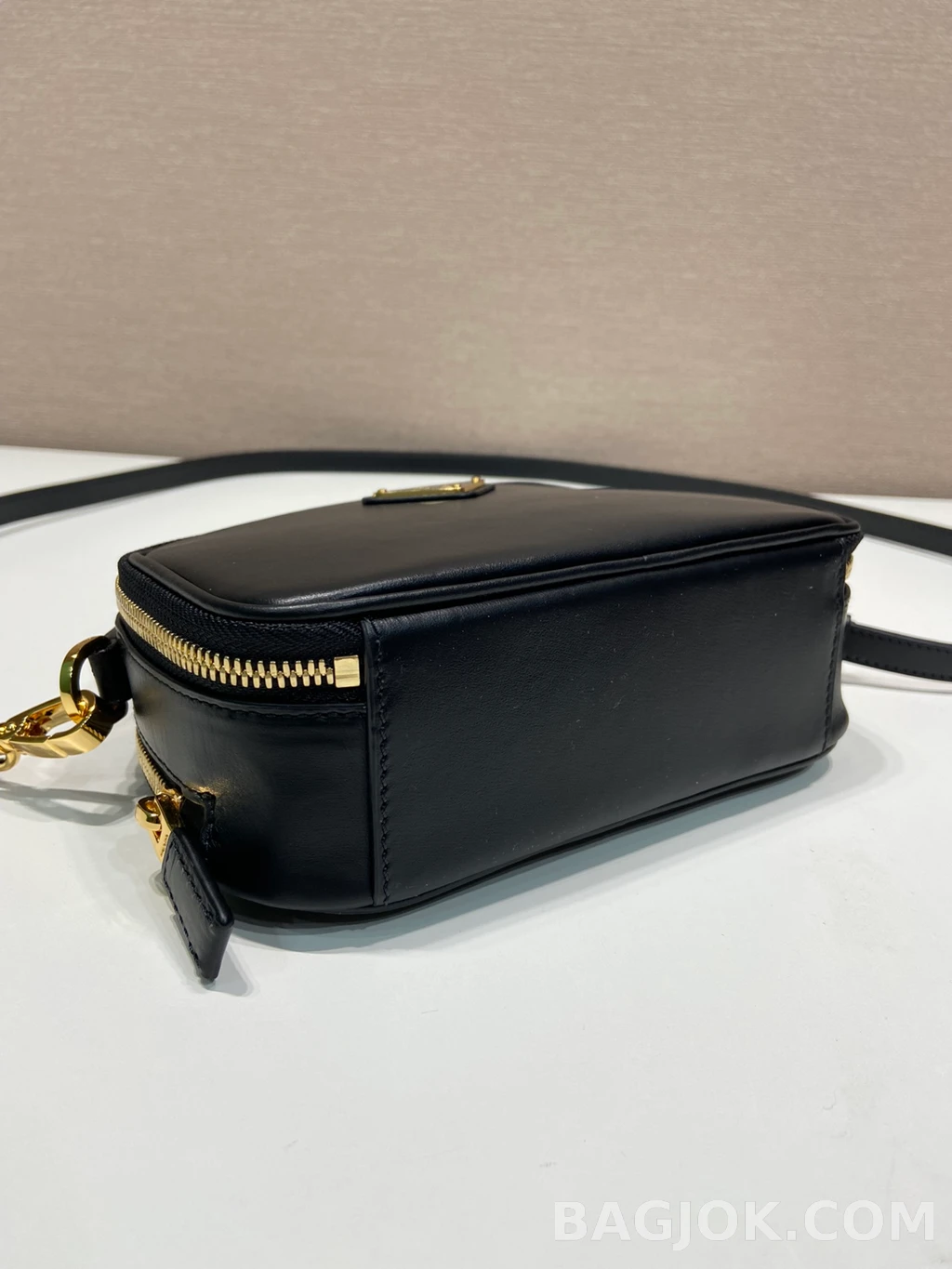 프라다 Prada 미니 탑핸들백 램스킨 상세 이미지