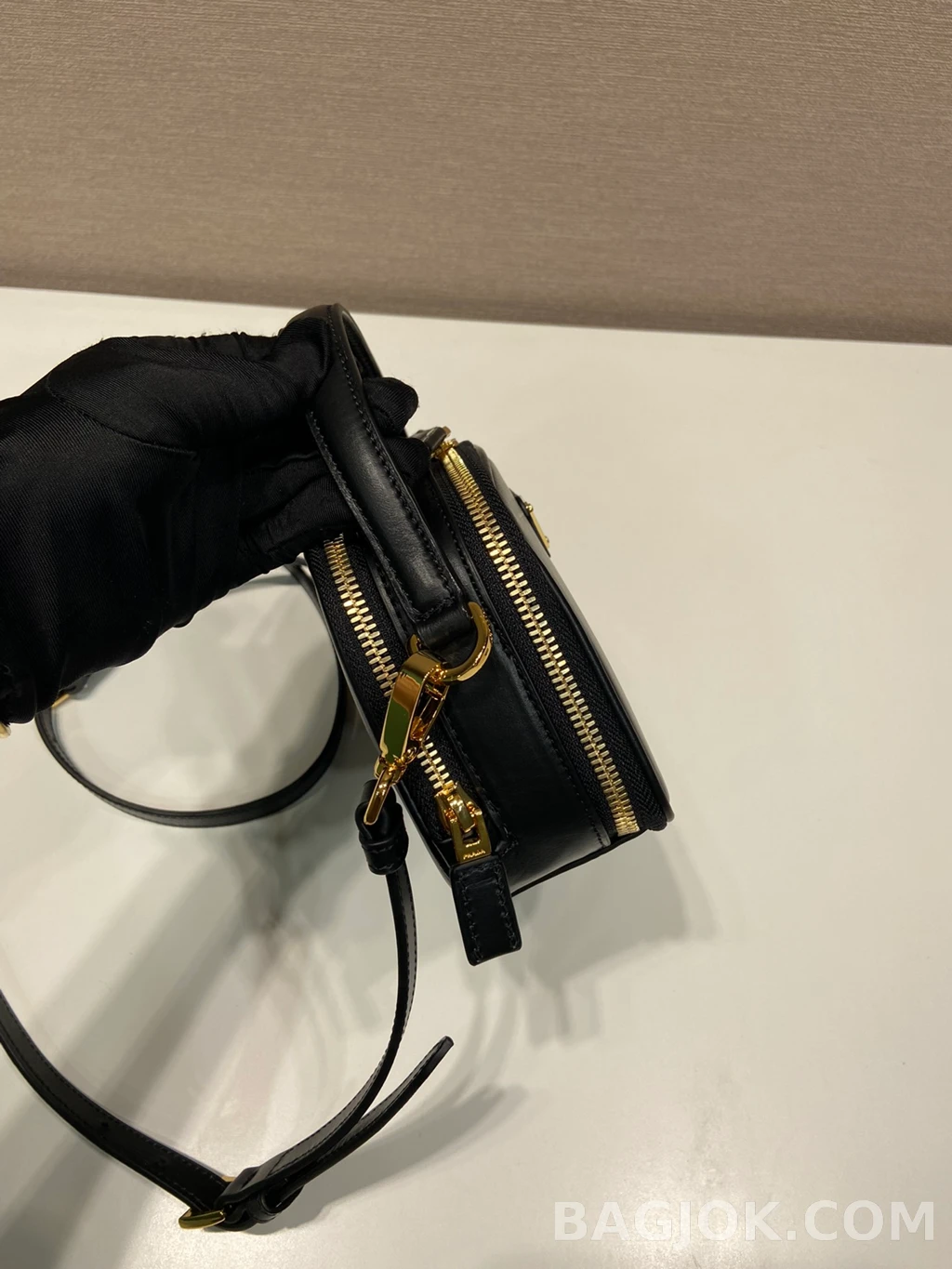프라다 Prada 미니 탑핸들백 램스킨 상세 이미지