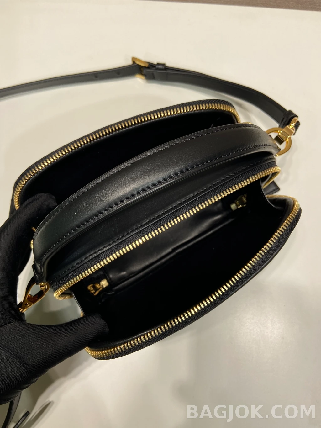 프라다 Prada 미니 탑핸들백 램스킨 상세 이미지