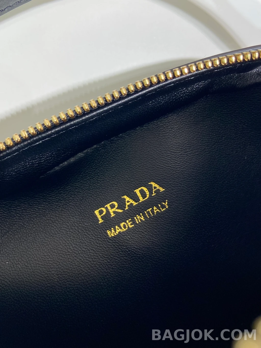 프라다 Prada 미니 탑핸들백 램스킨 상세 이미지