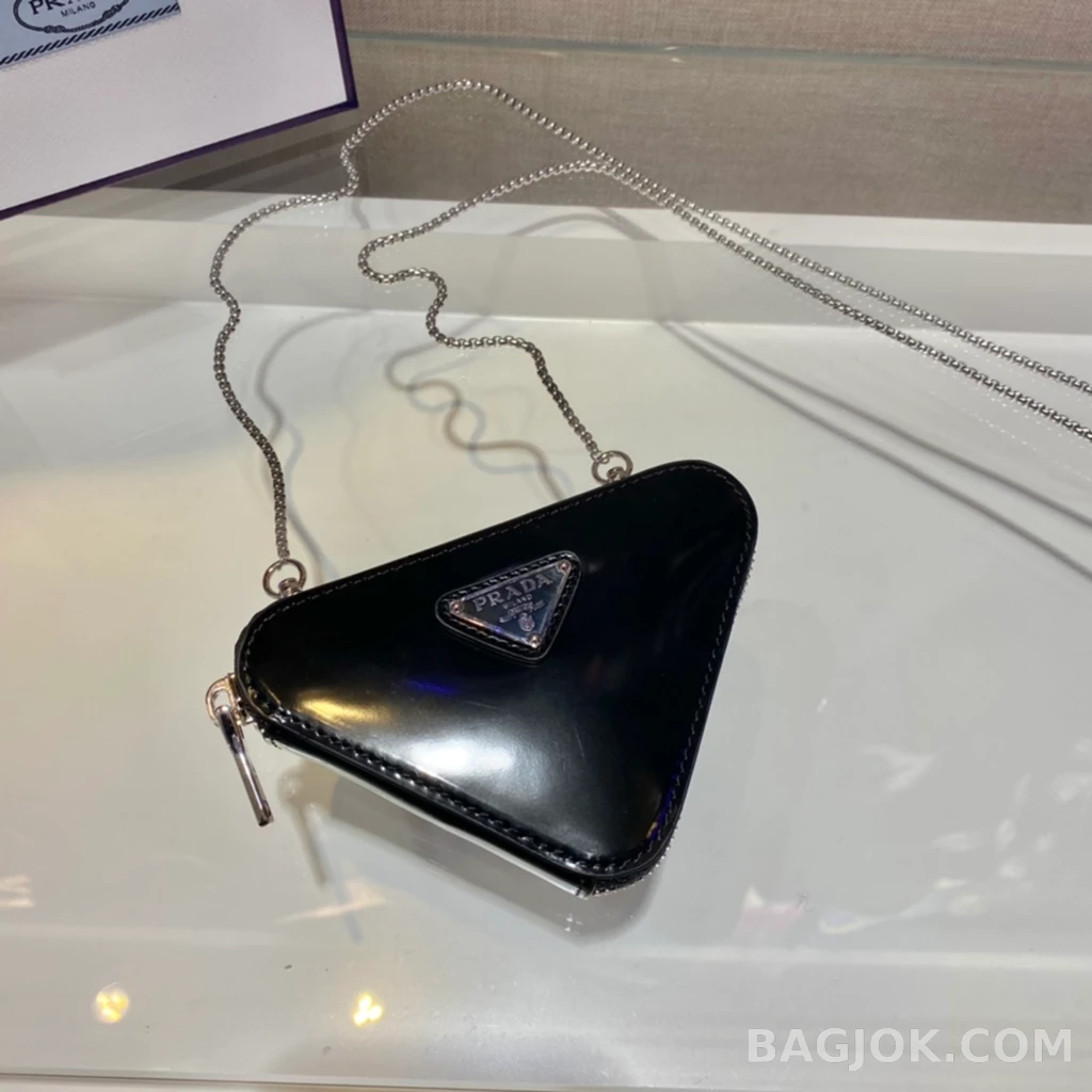 프라다 Prada 하트 미니 파우치 페이던트 상세 이미지