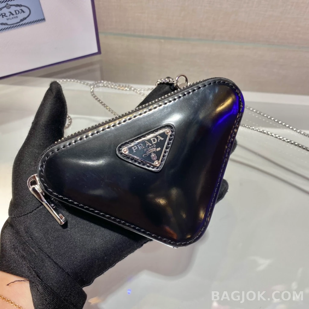 프라다 Prada 하트 미니 파우치 페이던트 상세 이미지