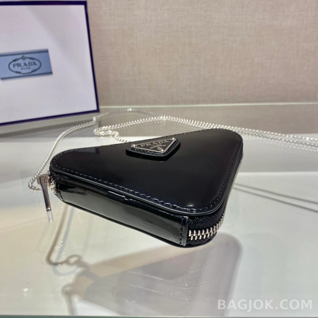 프라다 Prada 하트 미니 파우치 페이던트 상세 이미지