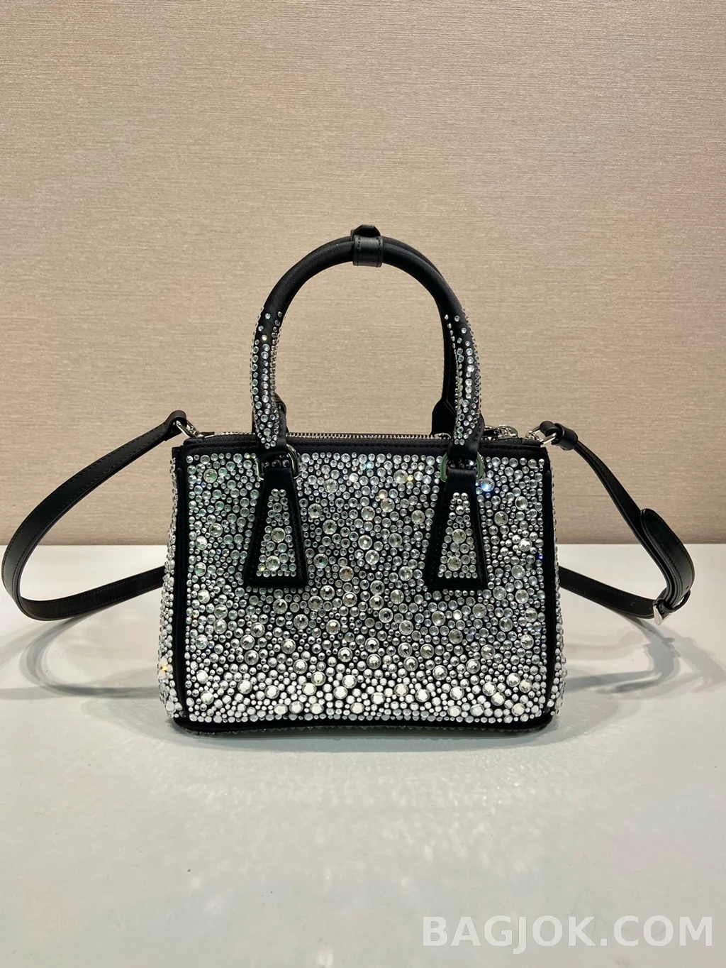 프라다 Prada 크리스탈 새틴 미니 갤러리아백 상세 이미지