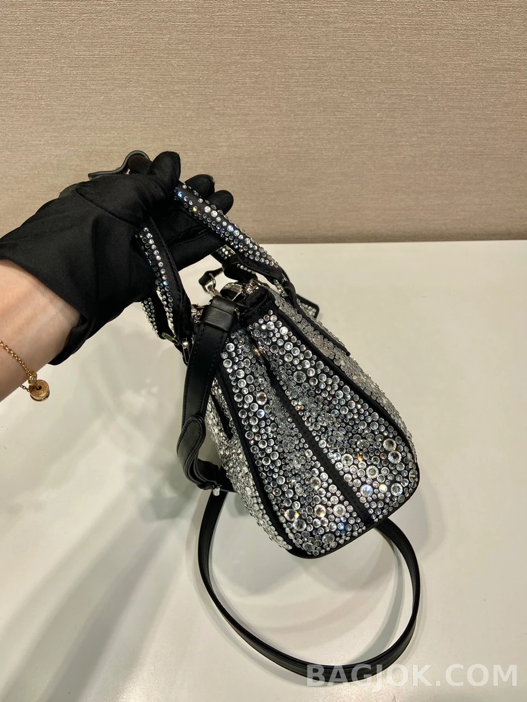 프라다 Prada 크리스탈 새틴 미니 갤러리아백 상세 이미지