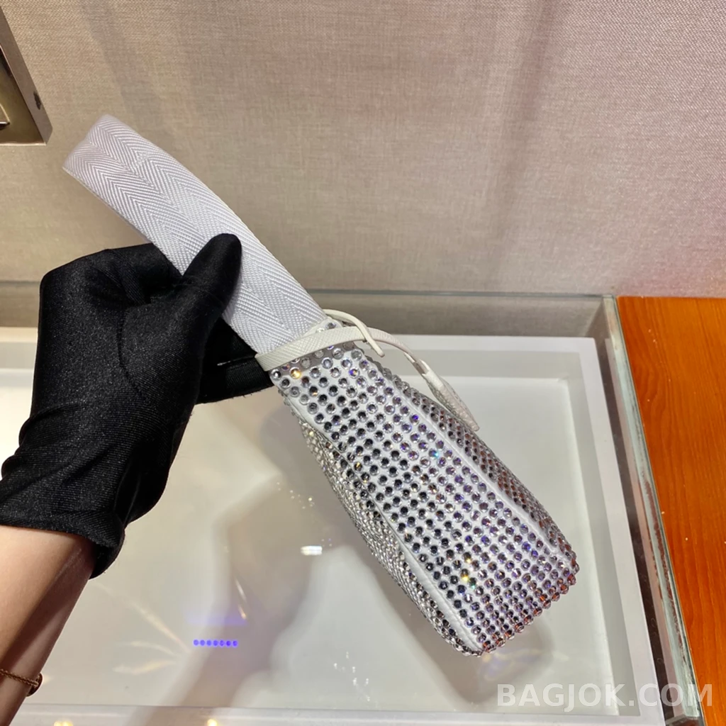 프라다 Prada 크리스탈 메쉬 호보백 상세 이미지