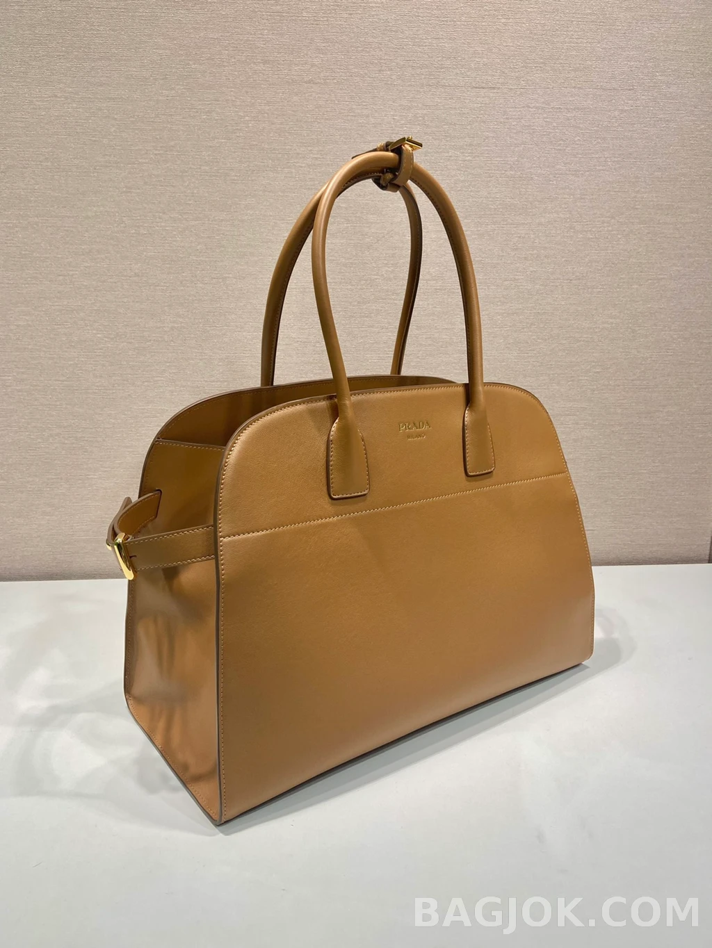 프라다 Prada 그레인 레더 라지 토트백 상세 이미지