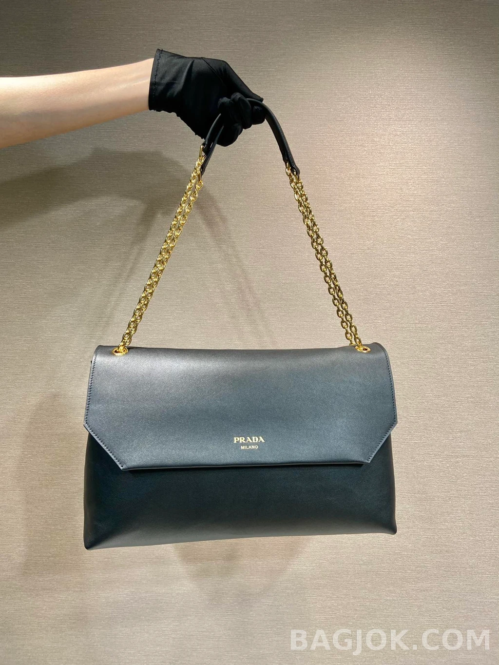 프라다 Prada 체인 플랩 숄더 백 상세 이미지