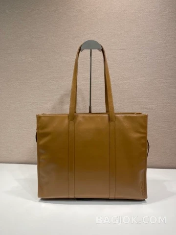 프라다 Prada 오일 왁스드 레더 토트백 상세 이미지