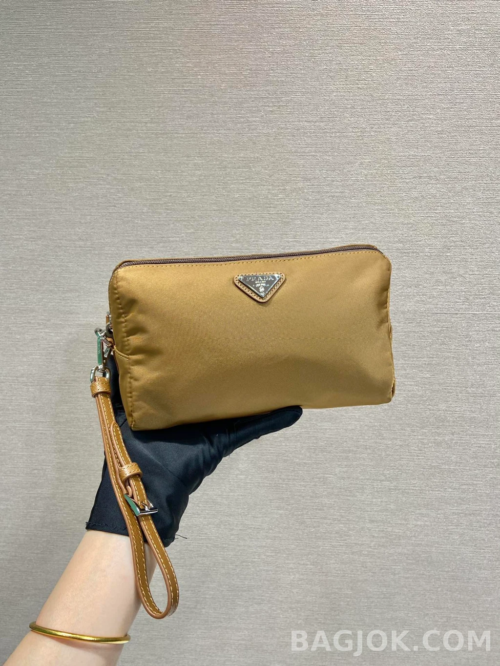 프라다 Prada 나일론 유니섹스 클러치백 상세 이미지