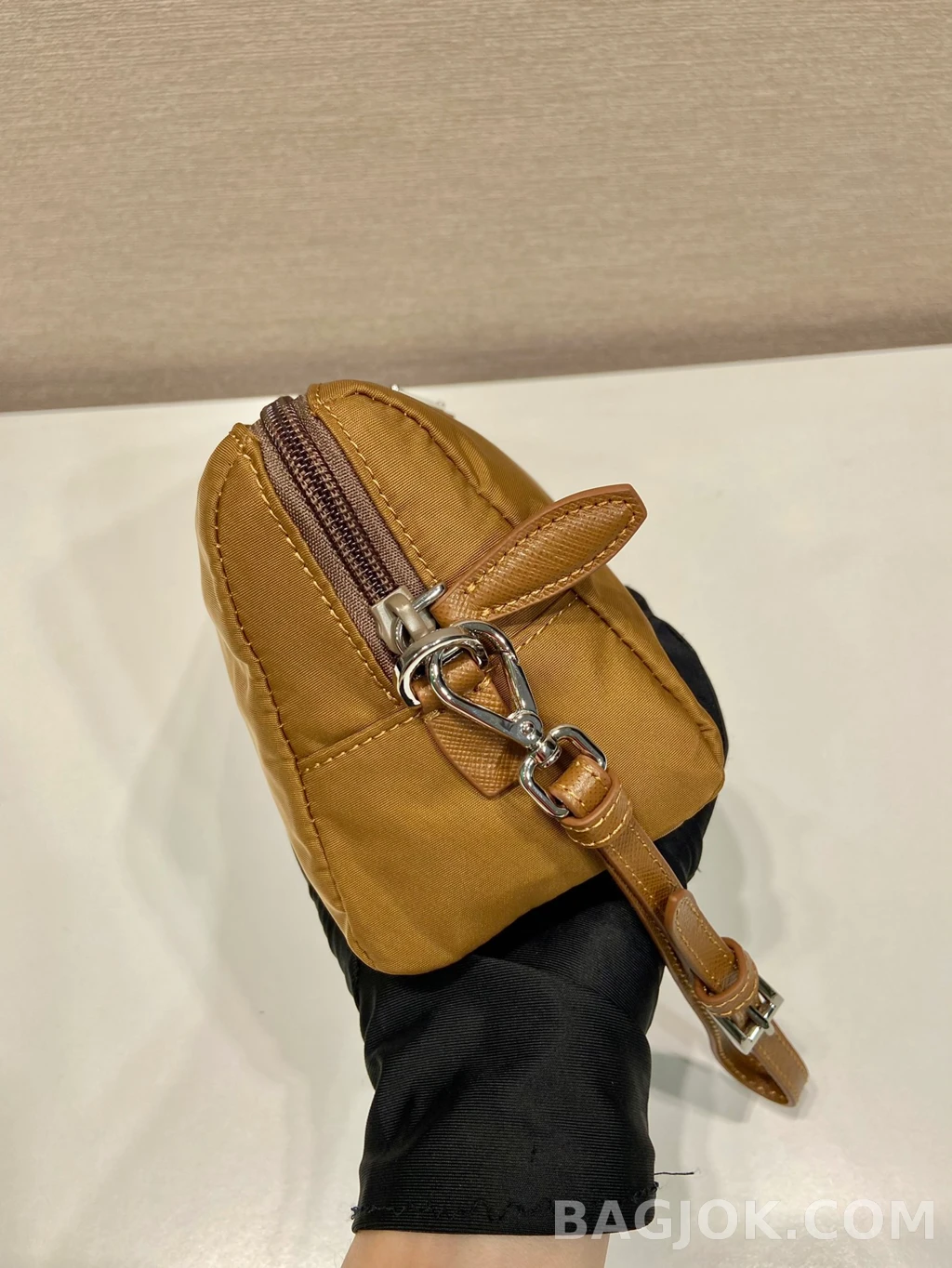 프라다 Prada 나일론 유니섹스 클러치백 상세 이미지