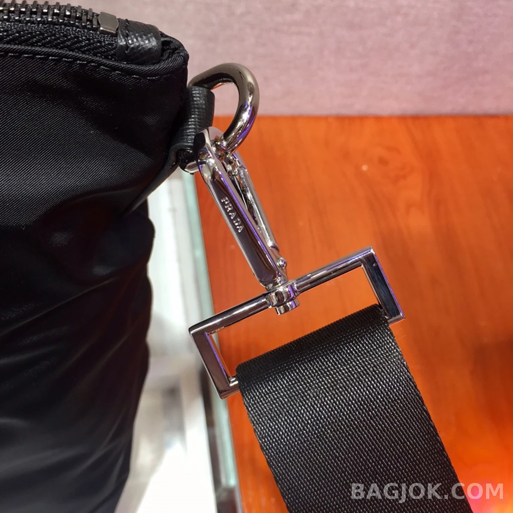프라다 Prada 나일론 쇼퍼 토트백 유니섹스 상세 이미지