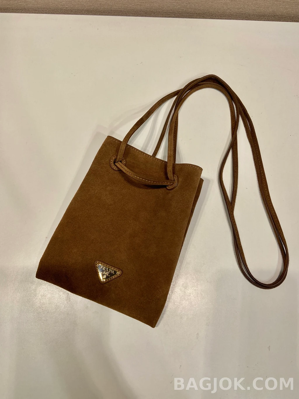 프라다 Prada 미니 드로스트링 크로스백 상세 이미지