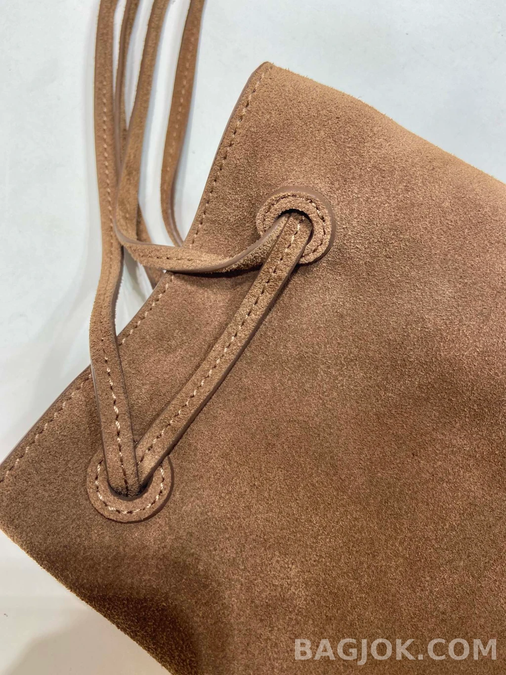 프라다 Prada 미니 드로스트링 크로스백 상세 이미지