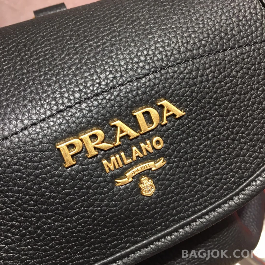 프라다 Prada 디어 그레인 레더 백팩 상세 이미지