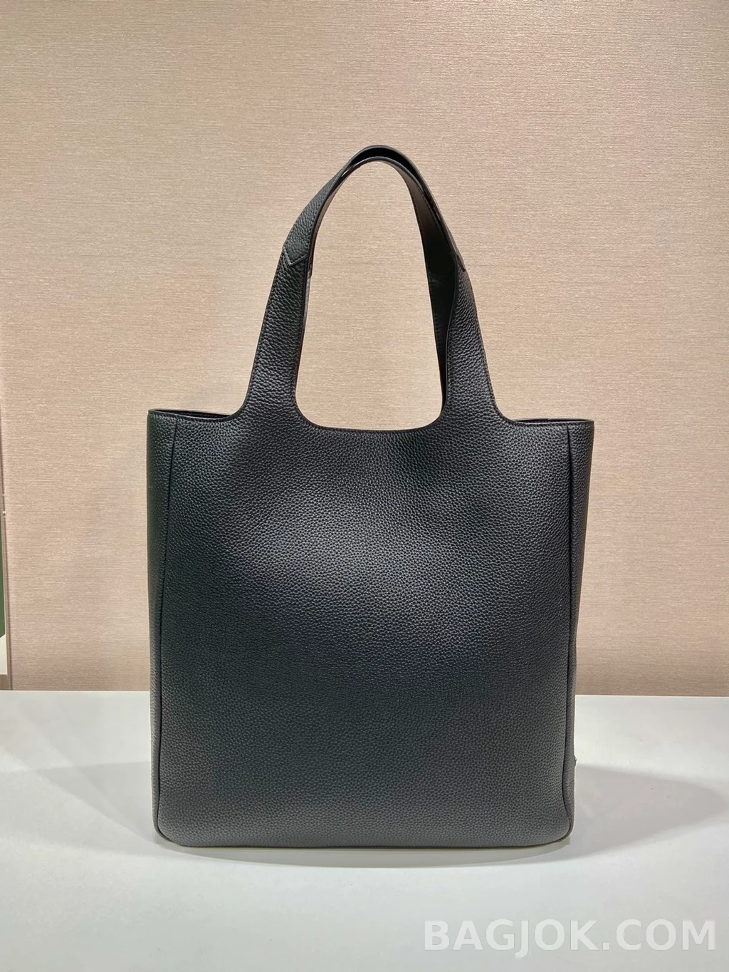 프라다 Prada 레더 라지 비지니스 숄더백 상세 이미지