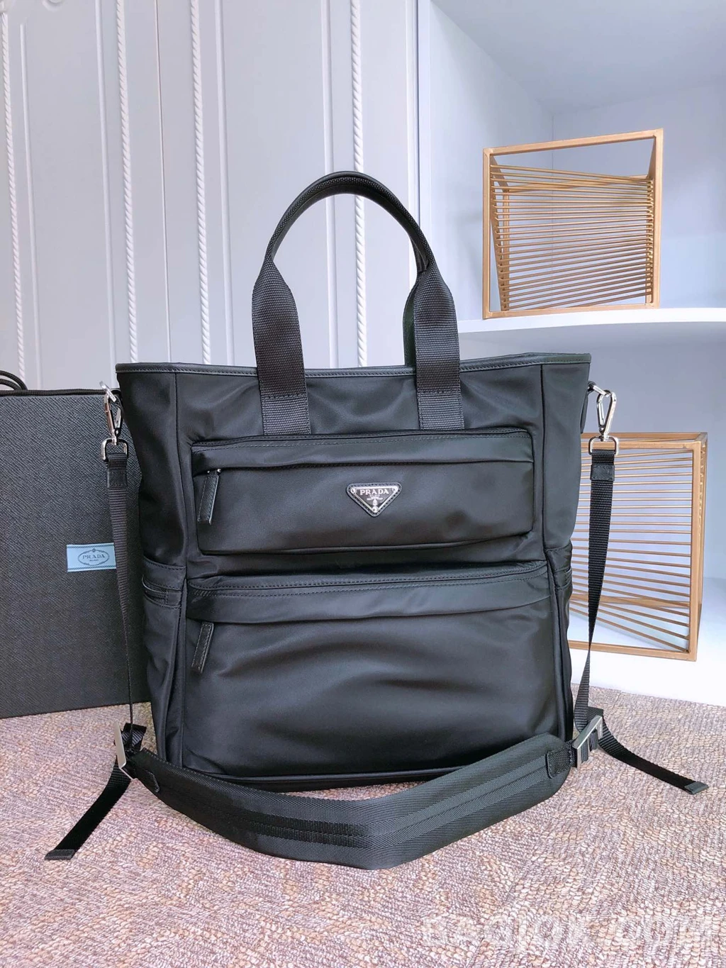 프라다 Prada 멀티포켓 나일론 토트백 상세 이미지