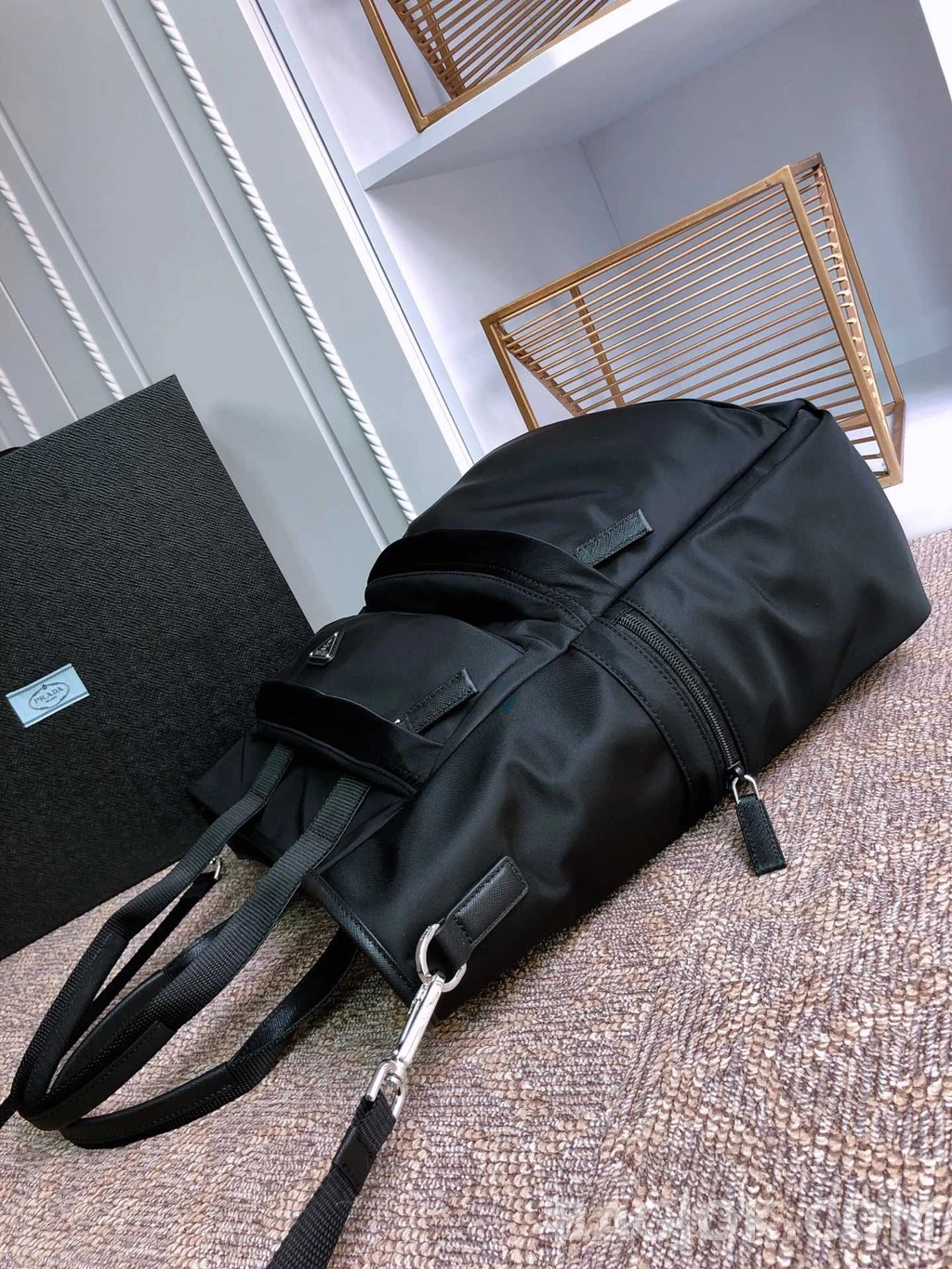 프라다 Prada 멀티포켓 나일론 토트백 상세 이미지