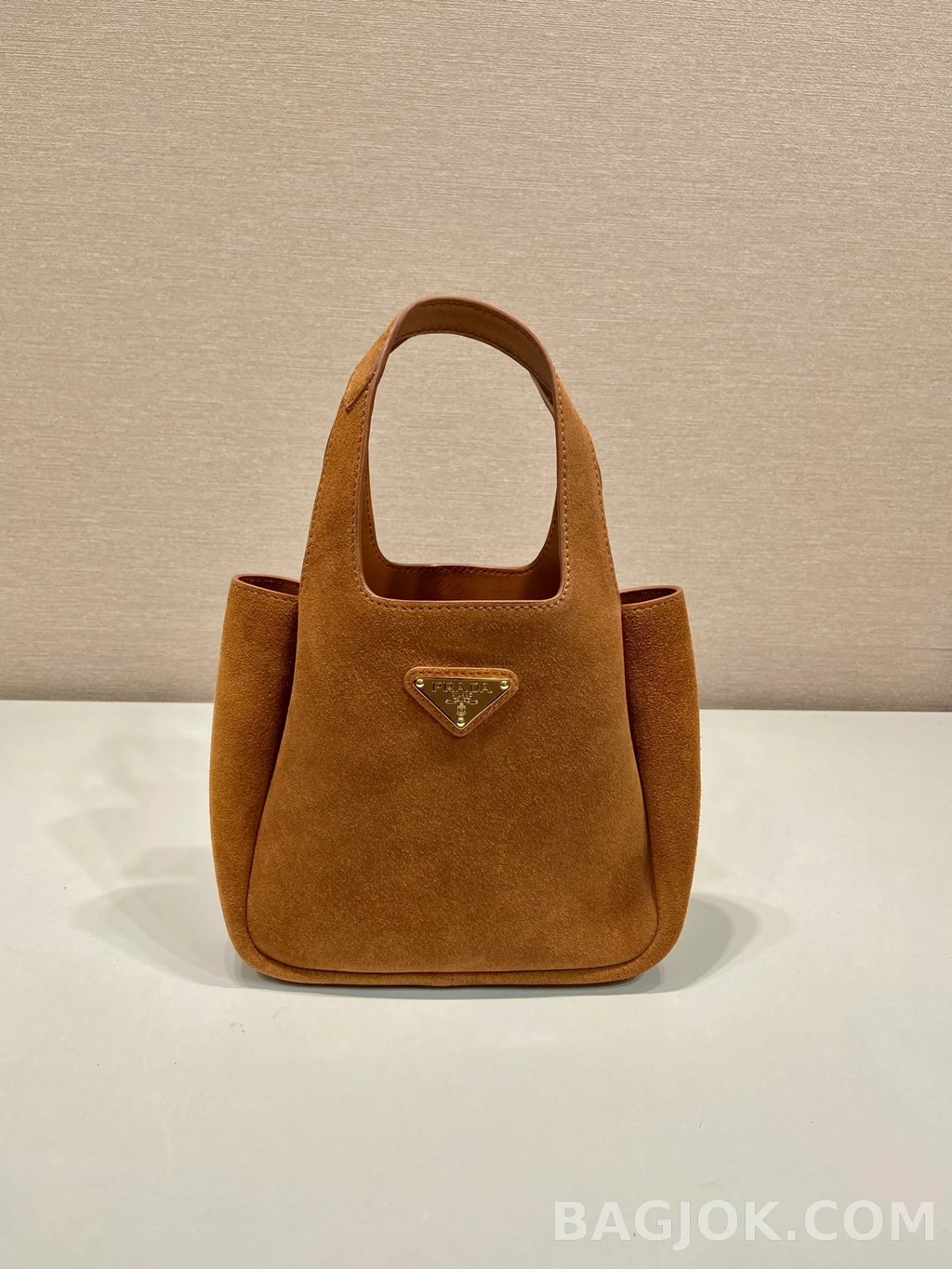 프라다 Prada 스웨이드 미니 버킷 토트백 상세 이미지