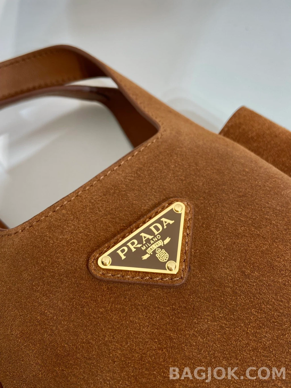 프라다 Prada 스웨이드 미니 버킷 토트백 상세 이미지