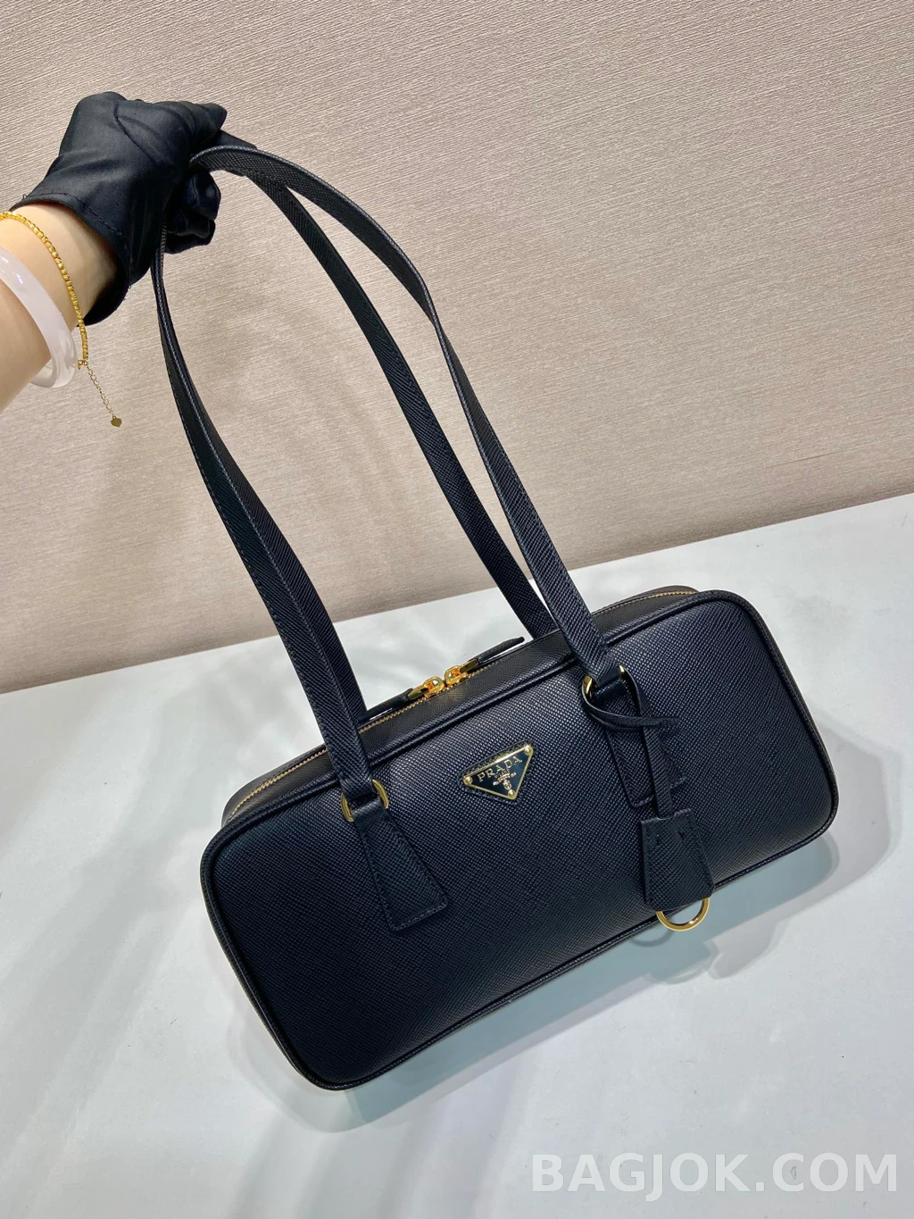 프라다 Prada 빈티지 숄더백 그레인레더 상세 이미지