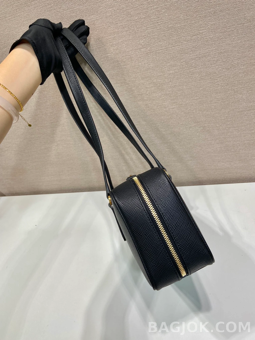 프라다 Prada 빈티지 숄더백 그레인레더 상세 이미지