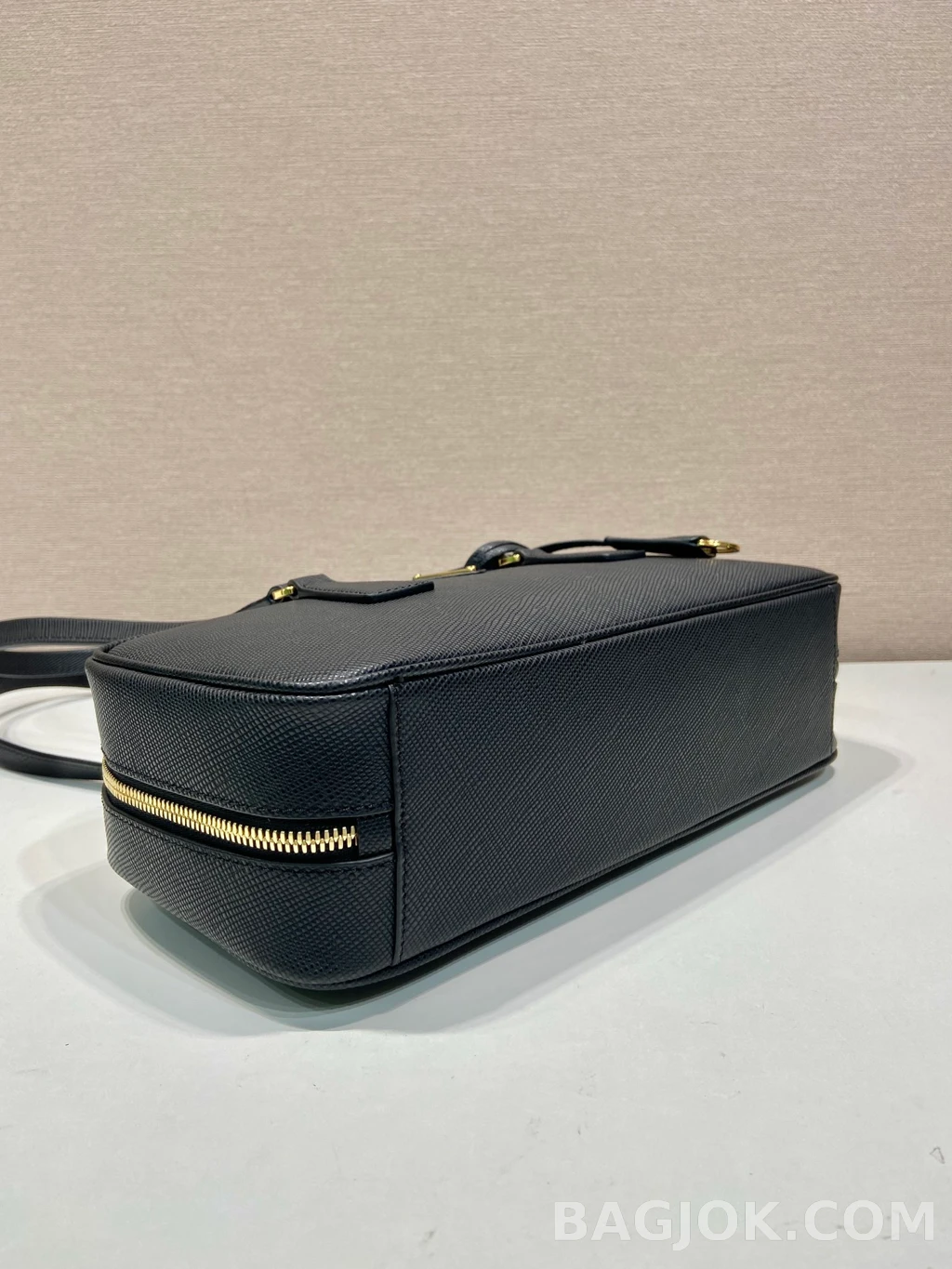 프라다 Prada 빈티지 숄더백 그레인레더 상세 이미지