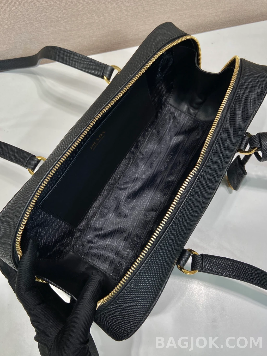 프라다 Prada 빈티지 숄더백 그레인레더 상세 이미지