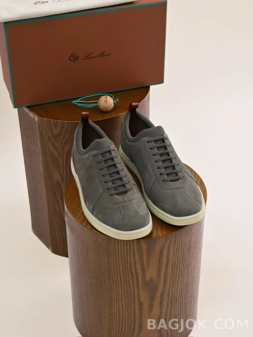 로로피아나 Loro Piana 스웨이드 스니커즈 상세 이미지
