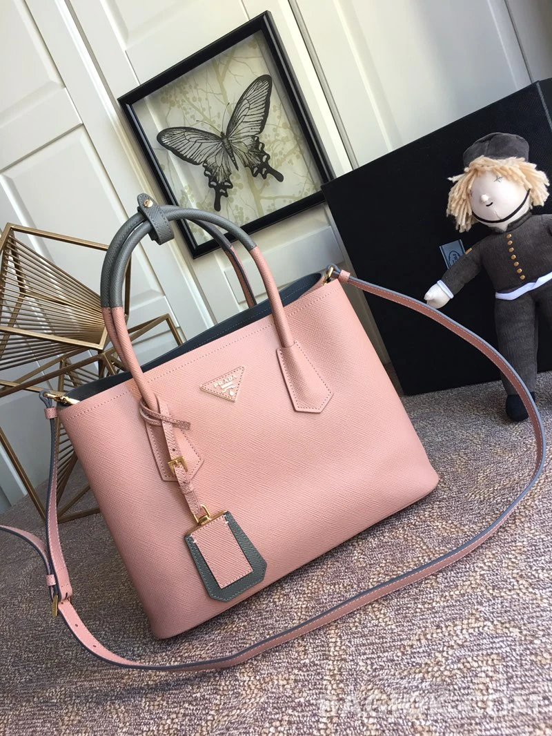 프라다 Prada 클래식 그레인 레더 쇼퍼 토트백 상세 이미지