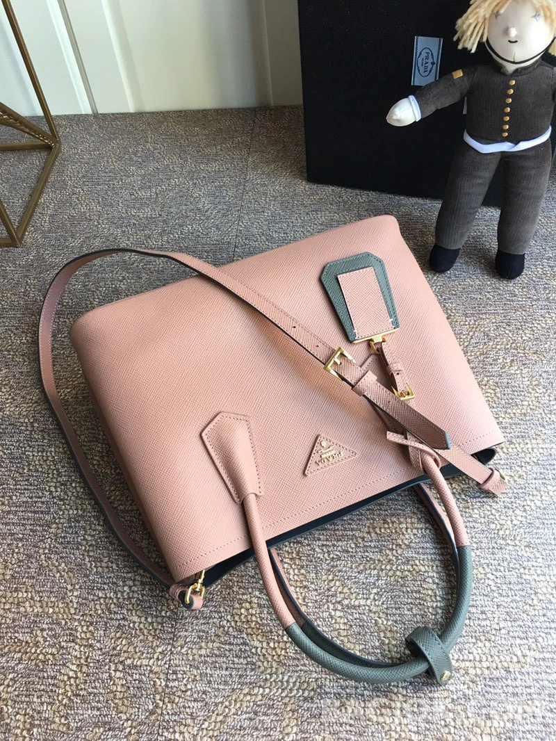 프라다 Prada 클래식 그레인 레더 쇼퍼 토트백 상세 이미지