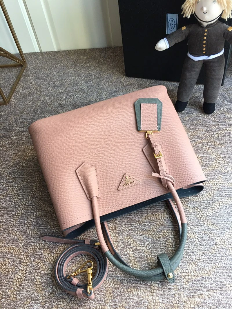 프라다 Prada 클래식 그레인 레더 쇼퍼 토트백 상세 이미지