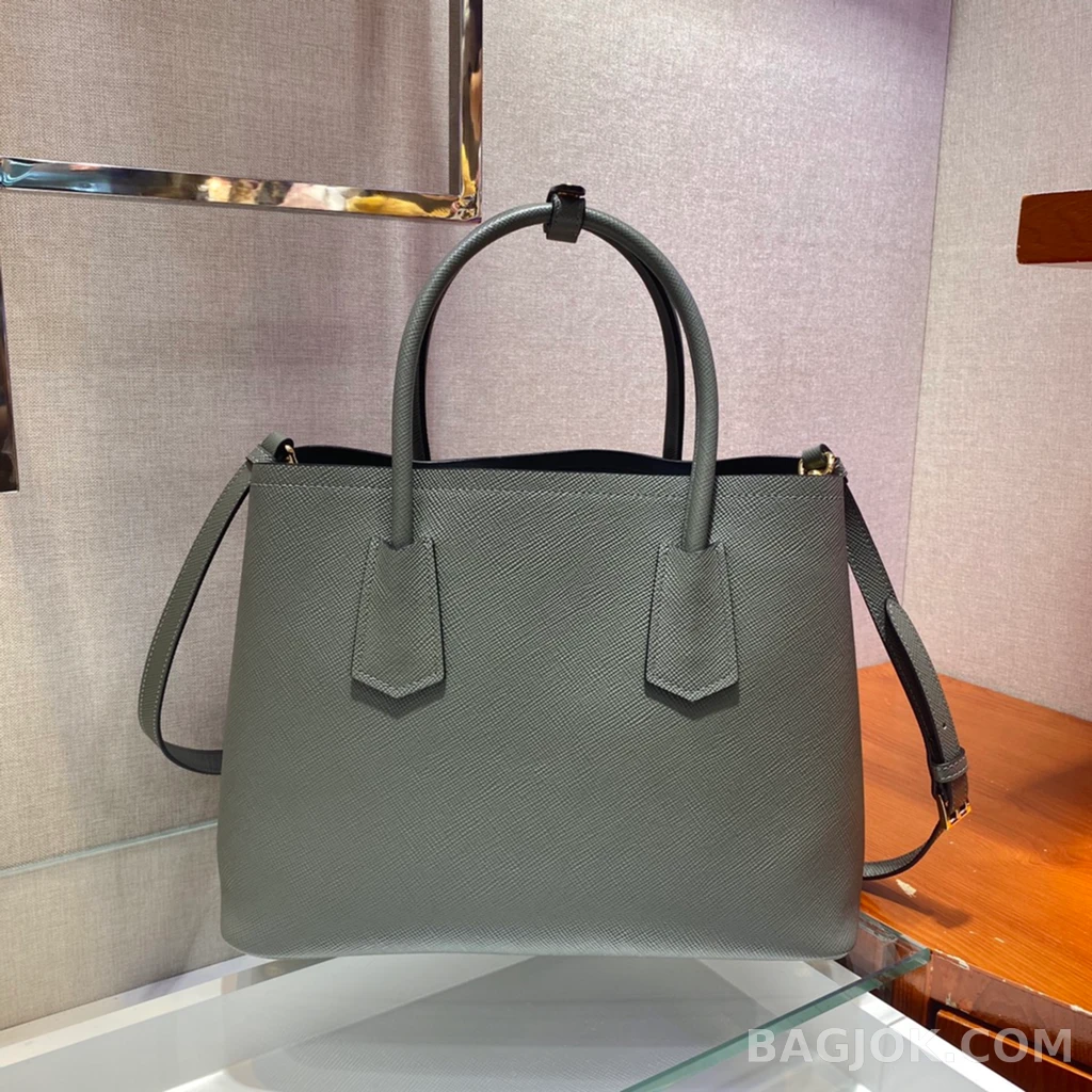 프라다 Prada 클래식 그레인 레더 쇼퍼 토트백 상세 이미지