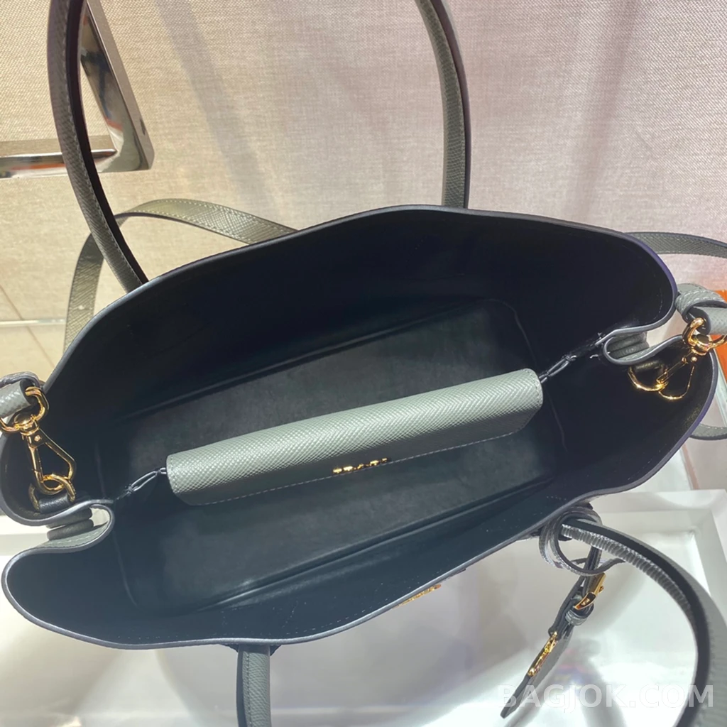 프라다 Prada 클래식 그레인 레더 쇼퍼 토트백 상세 이미지