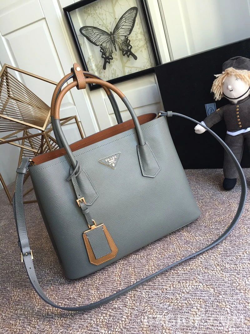 프라다 Prada 클래식 그레인 레더 쇼퍼 토트백 상세 이미지