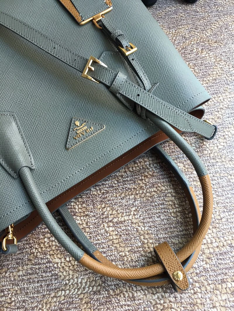 프라다 Prada 클래식 그레인 레더 쇼퍼 토트백 상세 이미지