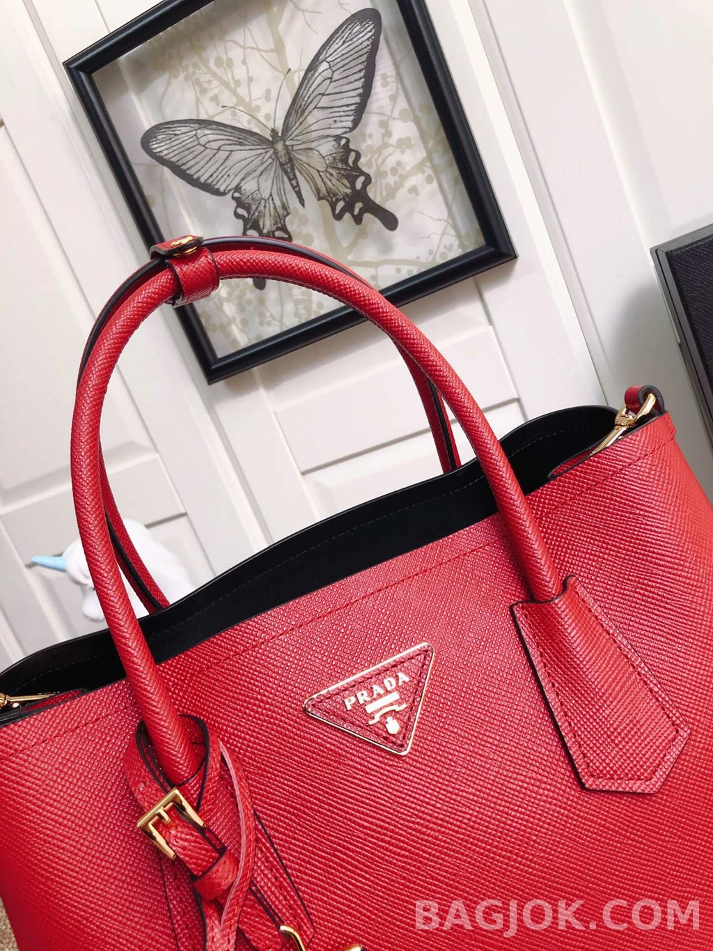 프라다 Prada 클래식 그레인 레더 쇼퍼 토트백 상세 이미지