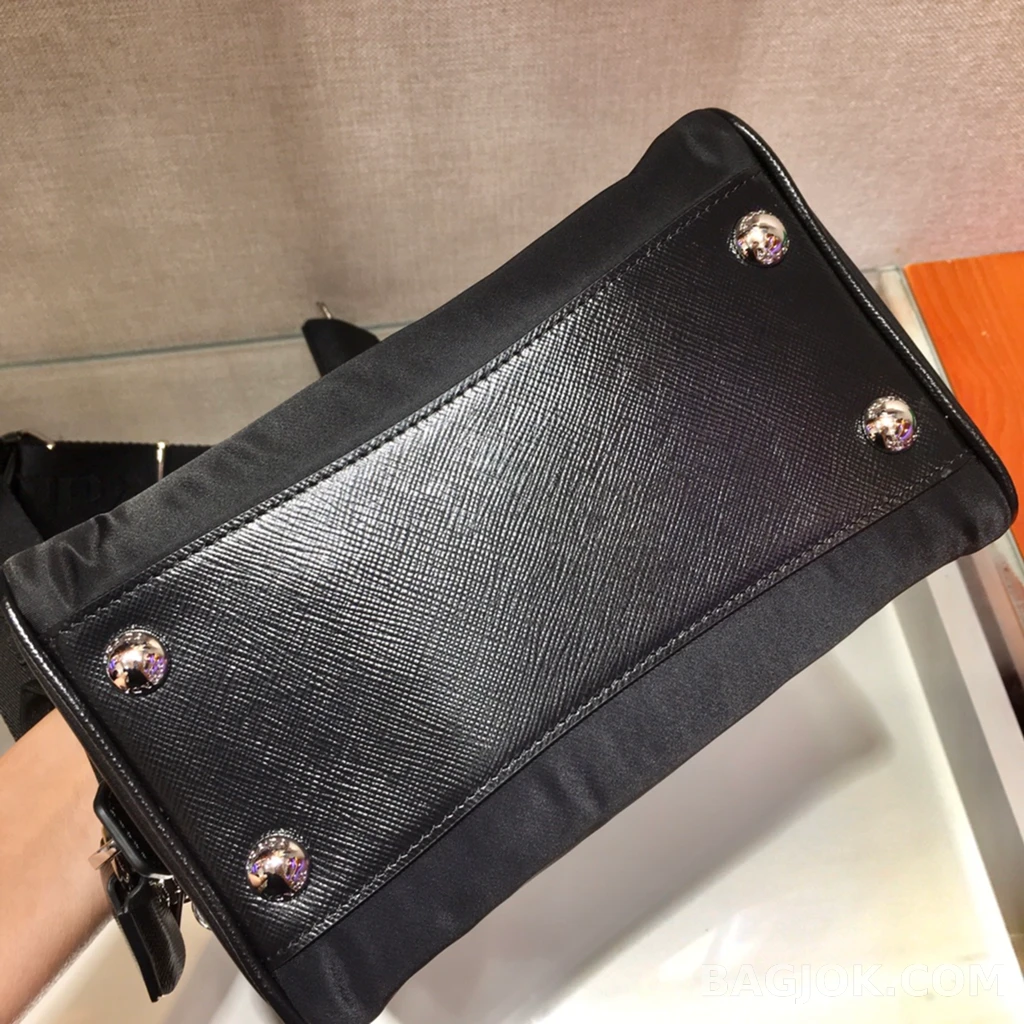 프라다 Prada 하이퍼 리브스 보스턴백 3in1 상세 이미지