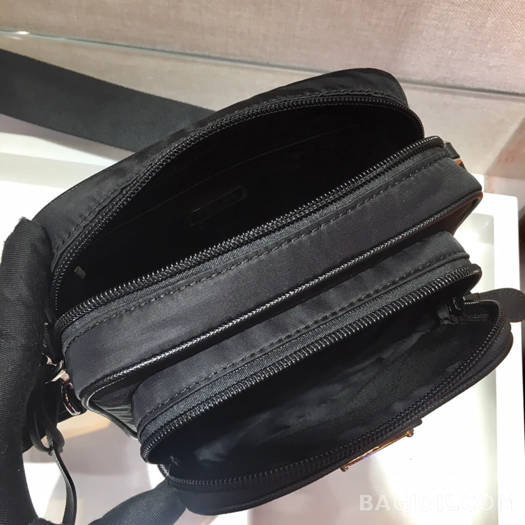 프라다 Prada 3in1 카메라백 상세 이미지