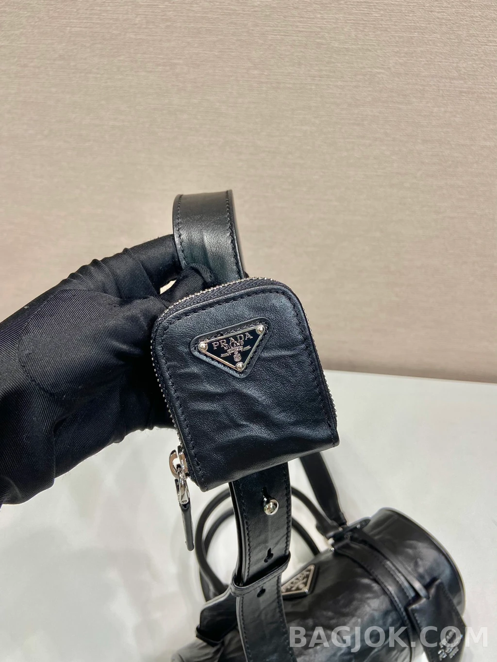 프라다 Prada 리에디션 2002 레더 미니 보스턴백 상세 이미지